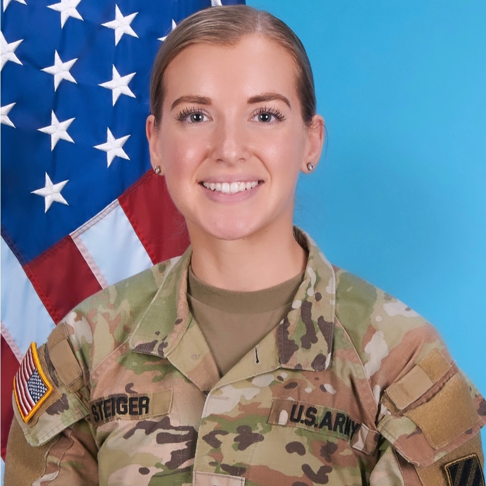 Meet your Posher, Phoebe